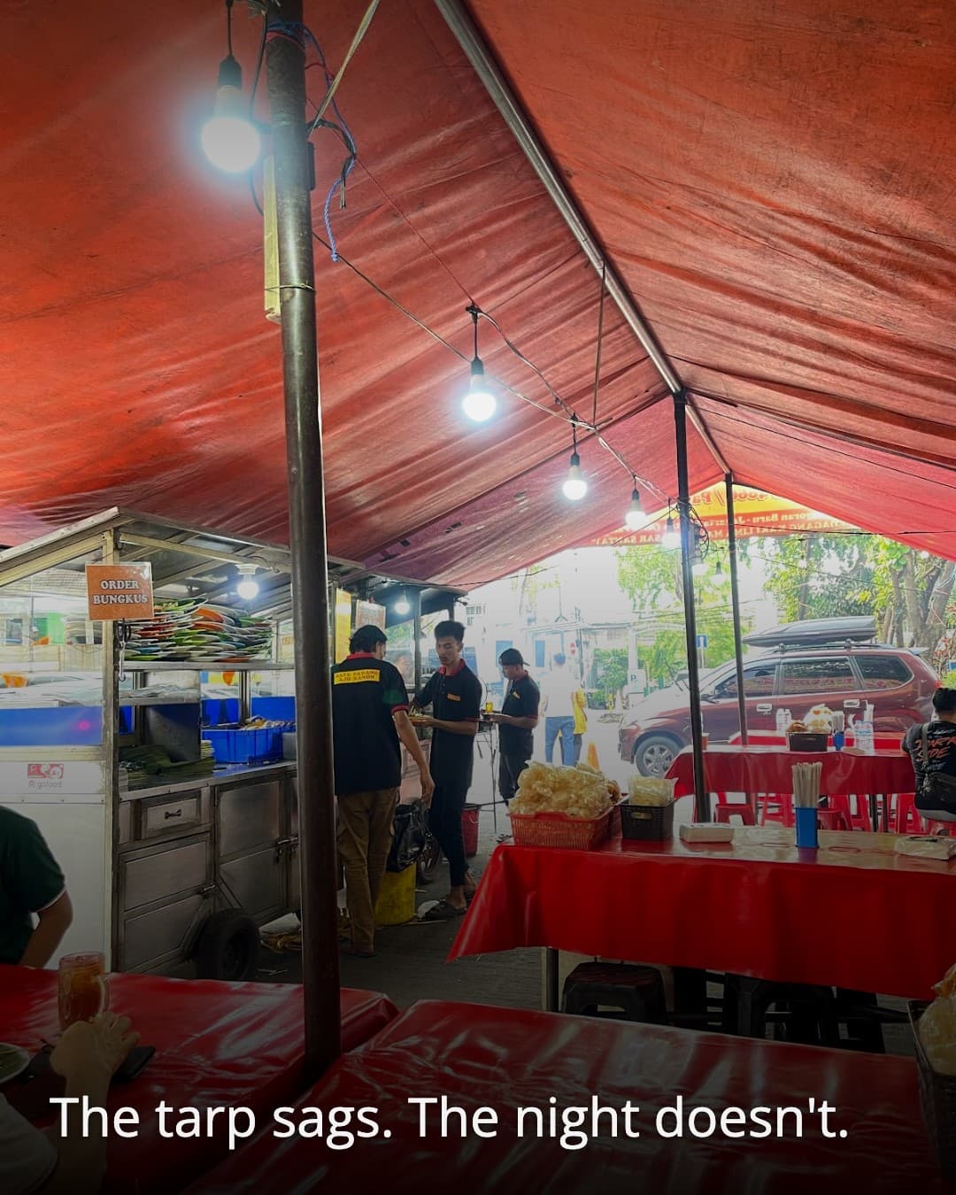 Sate Padang Ajo Ramon under the tarp