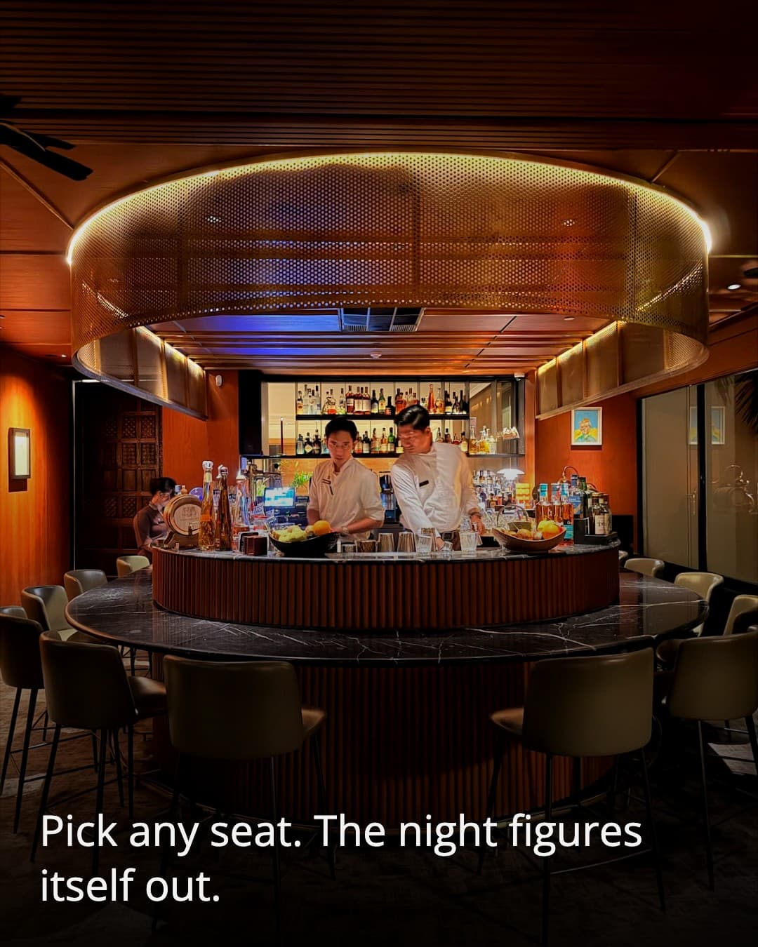 Bar Kotak Jakarta circular bar counter