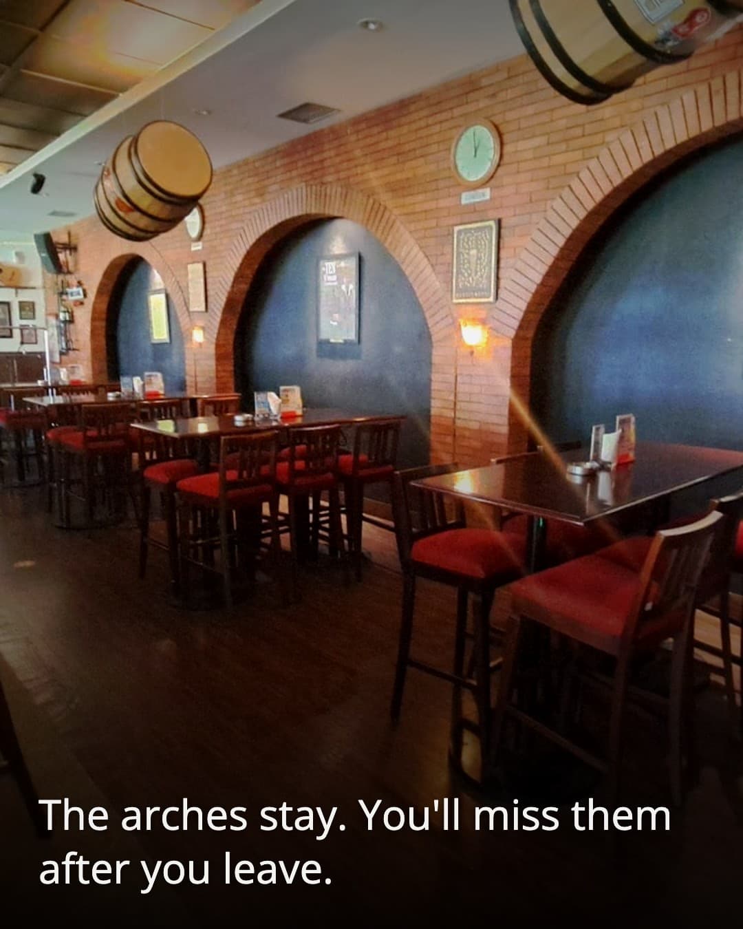 Satu Lagi Bar arches