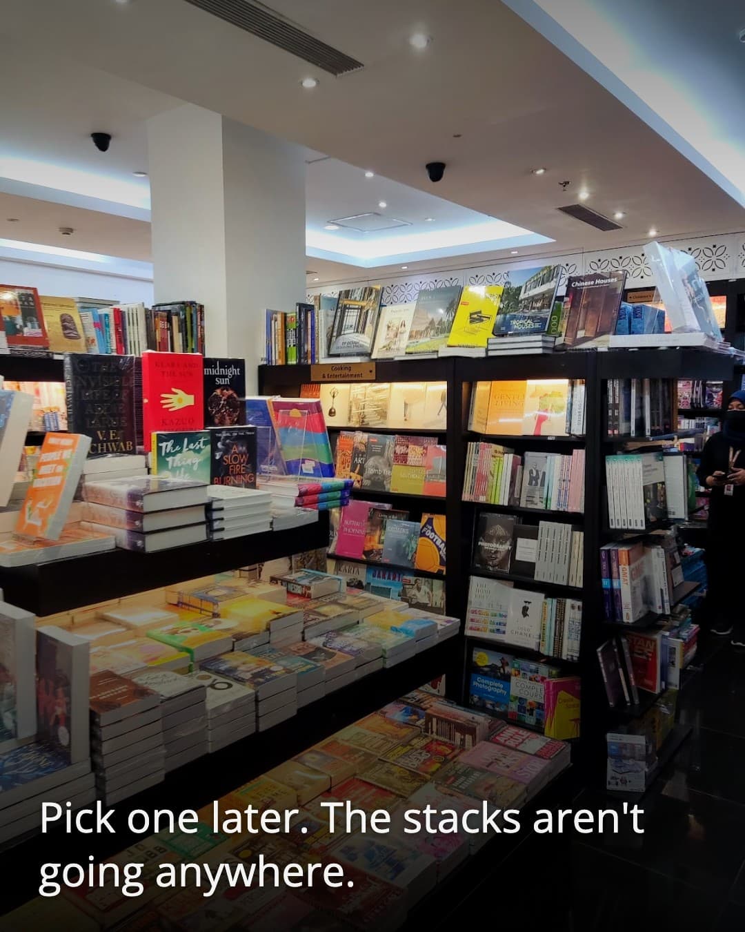 Periplus Plaza Senayan book stacks