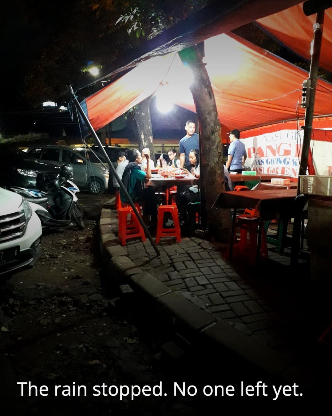 HASAKA 바 카운터와 잔
