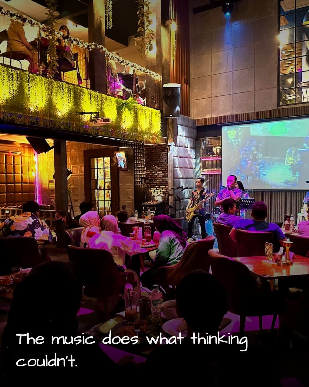 Black Champ Cafe Tebet live music