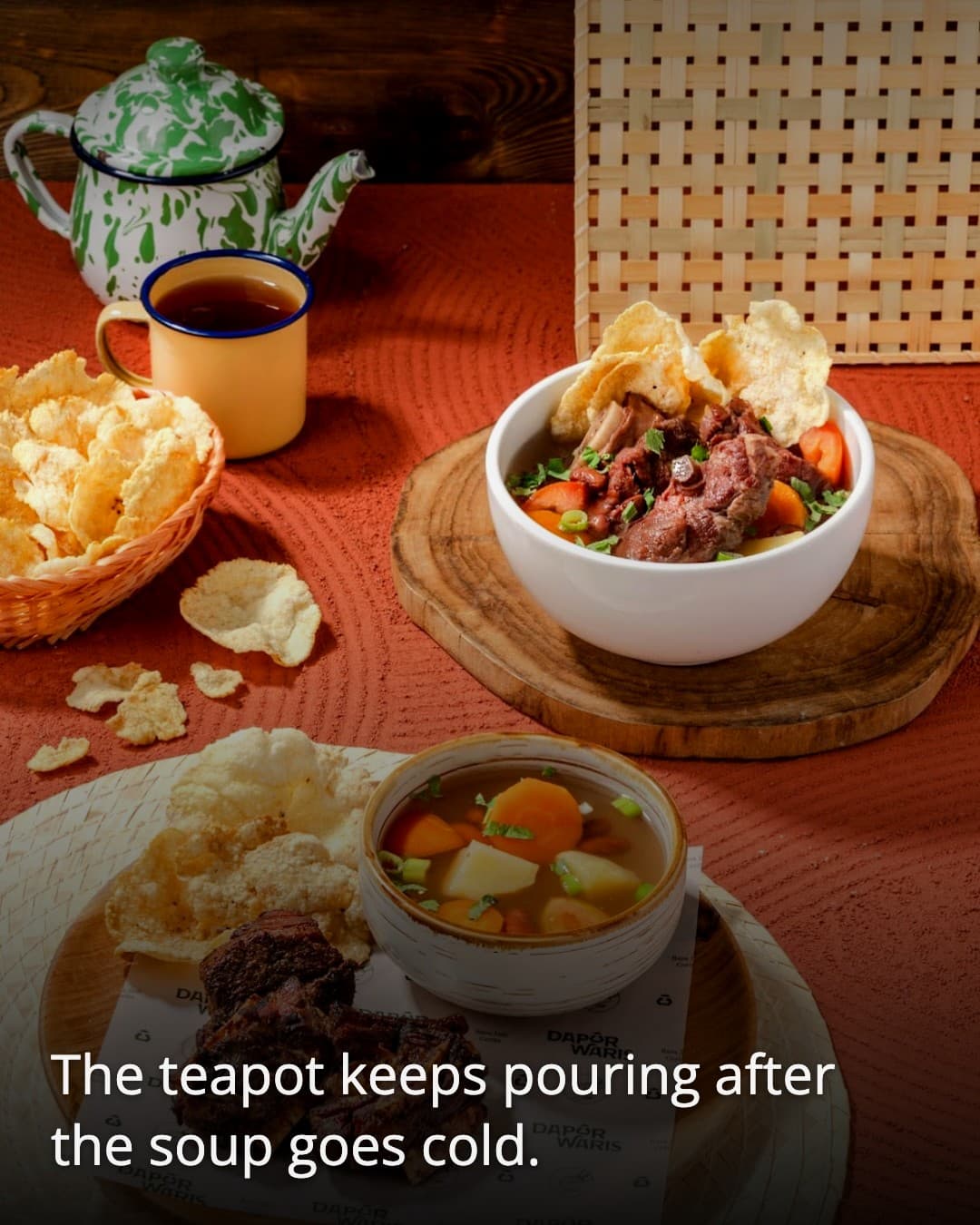 Dapur Waris Kelapa Gading teapot and soup