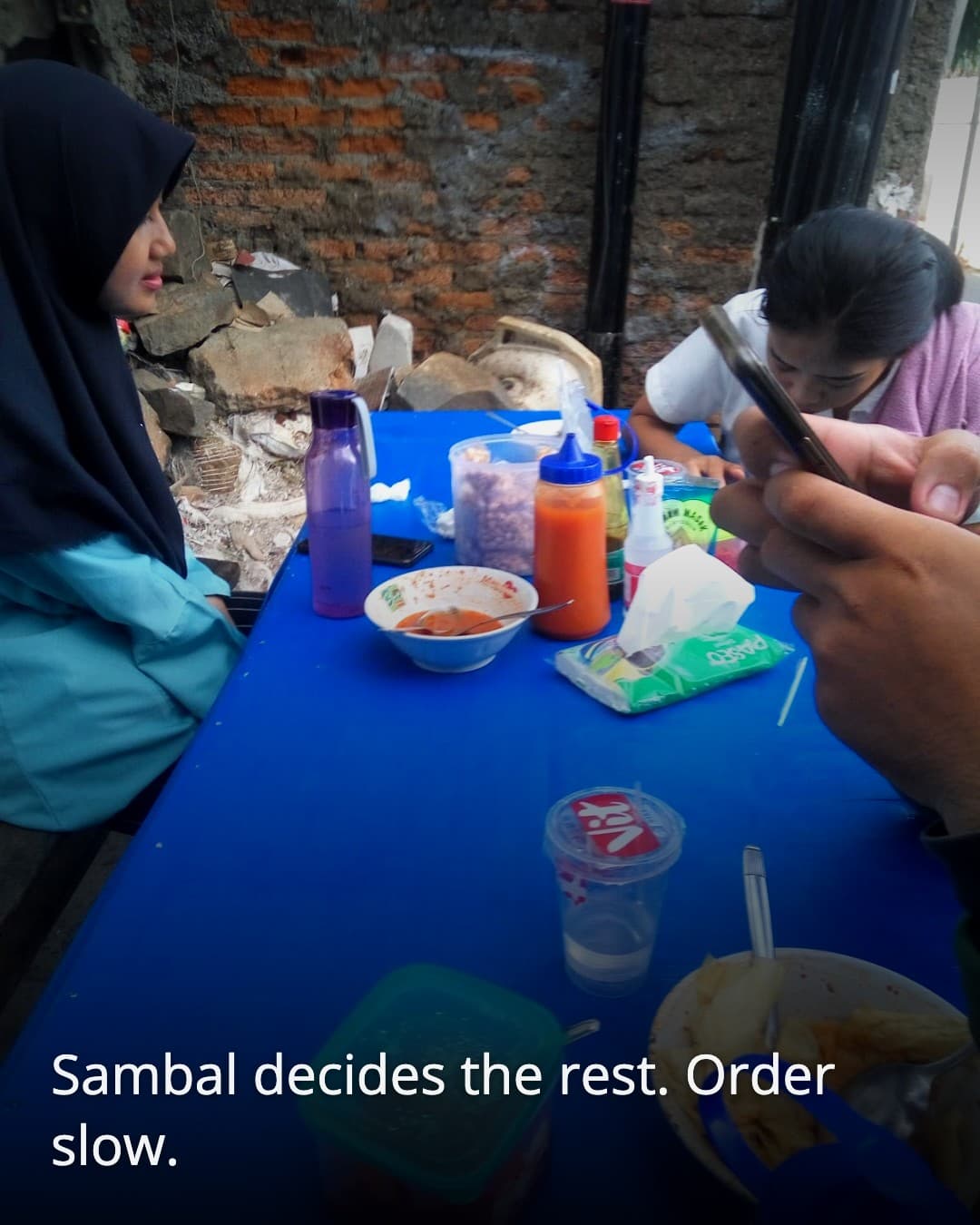 Bakso Pojok PakD Siman sambal bottles on table