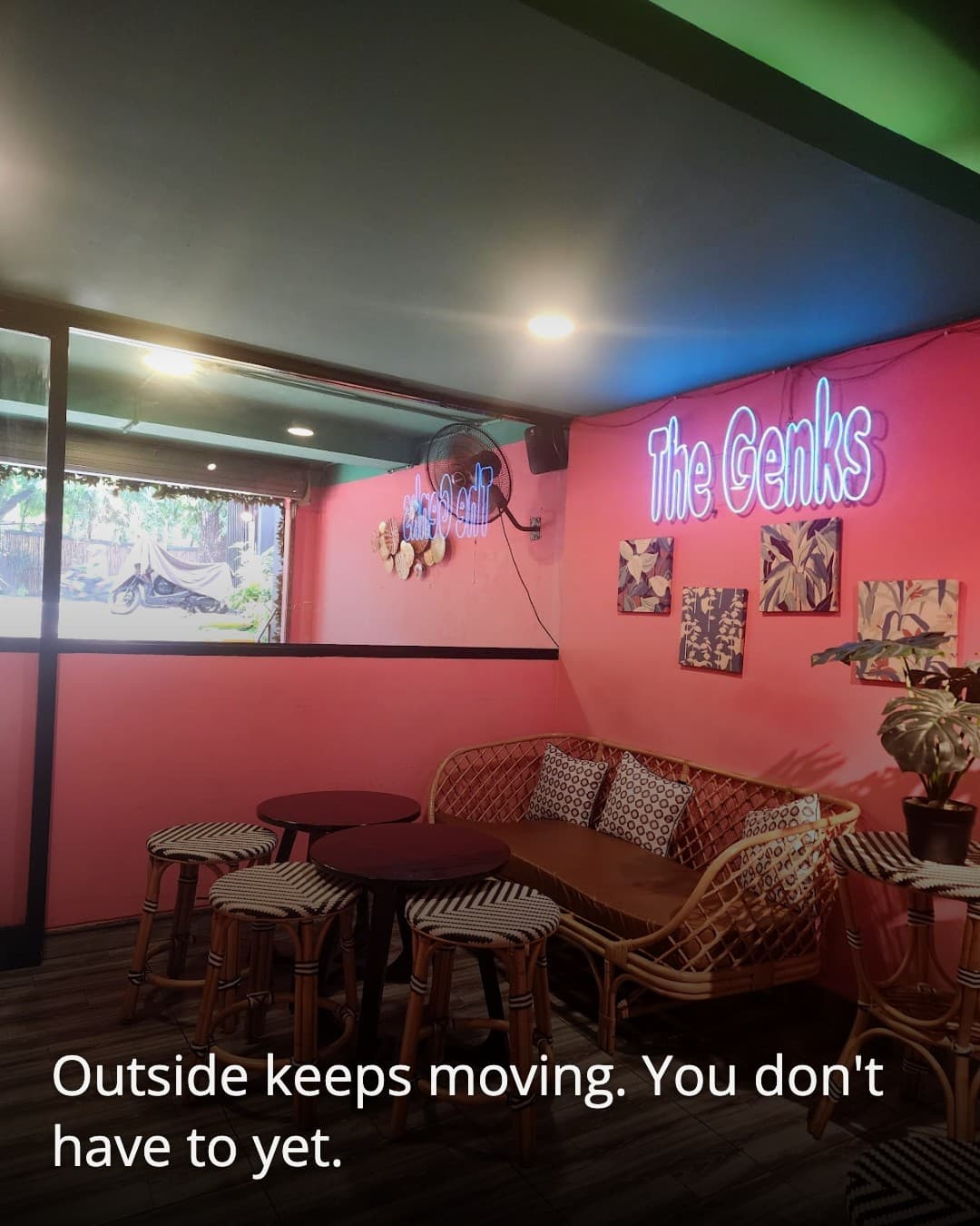 Cachè by Genks window seating