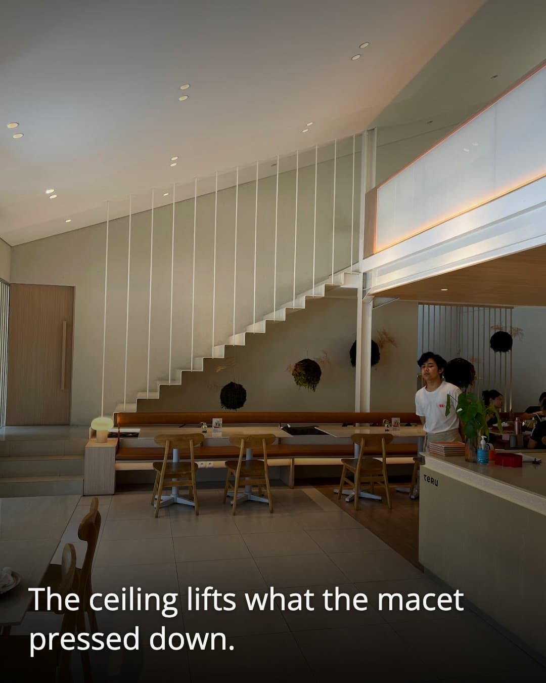 TERU suspended staircase interior